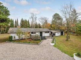 Lovely Home In Højslev With Wifi，位于霍伊斯莱乌的酒店