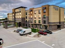Fairfield by Marriott Inn & Suites Denver Southwest, Littleton，位于利特尔顿的带停车场的酒店