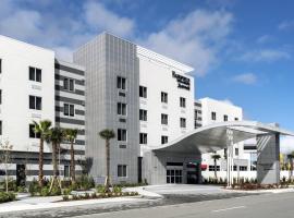 Fairfield Inn & Suites by Marriott Daytona Beach Speedway/Airport，位于代托纳海滩代托纳500迈体验赛场附近的酒店
