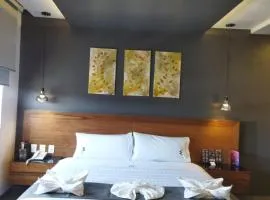 HOTEL M ELITE BLACK