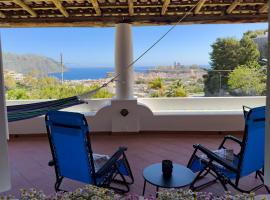 Villa la Milanina，位于利帕里的带停车场的酒店