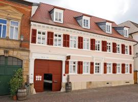 WEINreich, Gästezimmer & Weinstube，位于弗赖因斯海姆的酒店