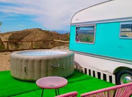 Tropical Dreams Motril，位于Los Tablones的酒店