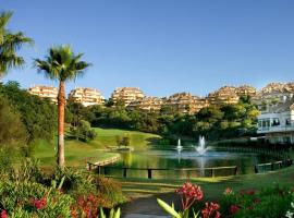 New refurnished Apartment Elviria Hills Marbella，位于马贝拉的高尔夫酒店