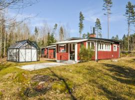1 Bedroom Lovely Home In Kristinehamn，位于Edet的酒店