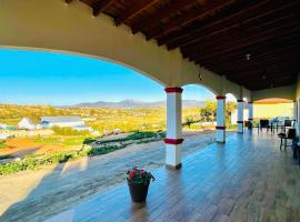 Casa Zazil Uh en Valle de Guadalupe BC，位于瓜达鲁佩镇的酒店