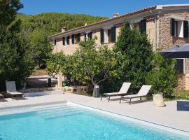 Es Campet, charmante finca, Soller, Vue splendide, piscine récente, calme，位于索列尔的酒店