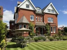 The Old School House - By Central Beach Leisure