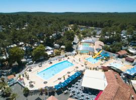 Camping Officiel Siblu Les Embruns，位于雷日卡普费雷的酒店