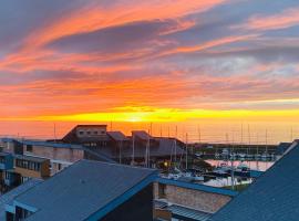 Studio Mezzanine La vie en bleu- Vue mer Deauville，位于多维尔的Spa酒店