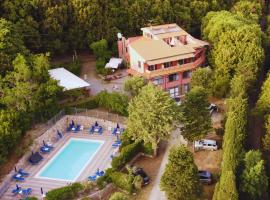 Hotel Villa Paradiso，位于里帕尔贝拉的酒店