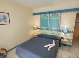 Hotel Carayou piscine et Spa，位于莱特鲁瓦西莱的公寓式酒店