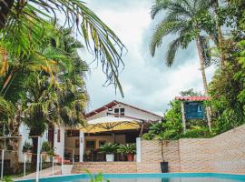 Albergue Tur&iacute;stico Gstir，位于Pozuzo的带泳池的酒店