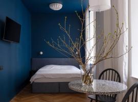 MIRO Rooms - quiet chic, free parking, self check-in，位于里加Riga Nativity of Christ Cathedral附近的酒店