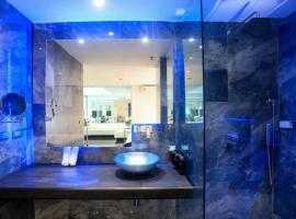 PATONG TOWER EXCLUSIVE FAMILYs SEA VIEW 2026，位于芭东海滩的酒店