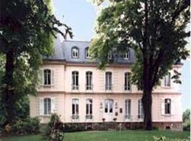 Domaine Du Verbois，位于Neauphle-le-Château的酒店