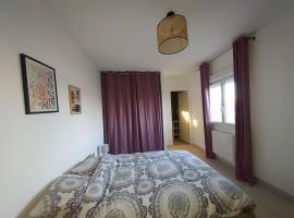 Maison cosy 3 chambres à la campagne，位于LʼAbergement-Sainte-Colombe的酒店