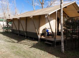 Glamping tent with bathroom - Tuscany next to sea!，位于维亚雷焦的度假村