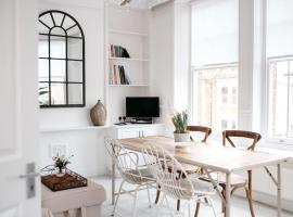 3 Bedroom House in Kew Gardens，位于里士满的酒店