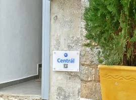 Centrál