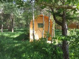 Glamping Pod im Wald mit Einzelbetten，位于诺尔德霍尔茨的豪华帐篷营地