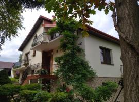 Gospodarstwo Agroturystyczne Borówkowy Bukiet Smaków，位于Iwkowa的酒店