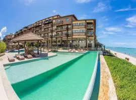 Cobertura em Barra Bali, Exclusiva Pé na Areia, Luxo e Vista Deslumbrante - Destino BSM 402