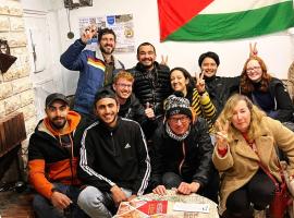 Friends Hostel.Area B，位于希伯仑的酒店