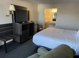 Landmark Inn