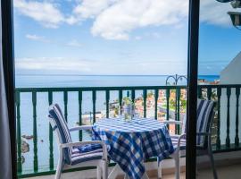 201 - Studio with nice views to La Gomera，位于圣克鲁斯-德特内里费的度假短租房