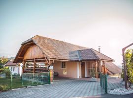 Holiday home in Mirna Kranjska Krain 36158，位于Mirna的酒店