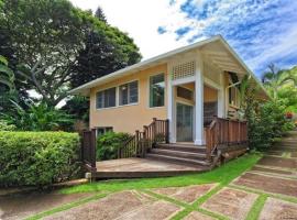 Charming Hale Mokolea in Lanikai 2BR 2BA Full Kitchen，位于凯卢阿的酒店