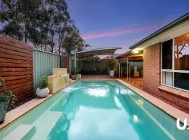 6 Bedroom Pool House Sleeps 15 Blue Mountains Penrith Group Accommodation