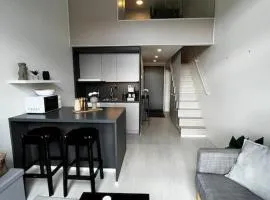 Cozy Penthouse Loft - Near The Airport