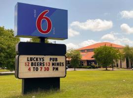 Motel 6 Savannah, GA - Gateway & I-95，位于萨凡纳的酒店