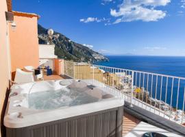 BlueVista Dreamscape Home -Terrace Jacuzzi/Hot Tub，位于波西塔诺的度假屋
