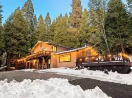 Sugarpine Trailhead Lodge at Lewis Creek Upper Trailhead just 7 miles from Yosemite
