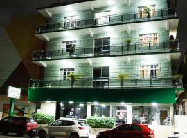 弗洛塔宫殿酒店，位于马卡帕的酒店