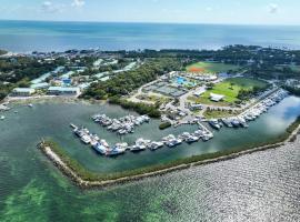 EXECUTIVE BAY ISLAMORADA BY SOFLA VACATIONS，位于伊斯拉莫拉达的自助式住宿