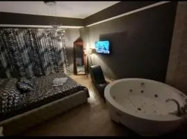 Apartmani 2 SS with jacuzzi bath