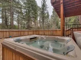 Lukins Lodge By The Lake Hot Tub