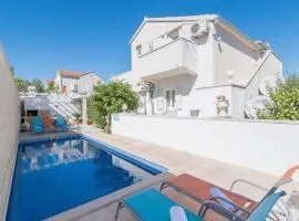 Family-friendly apartments with swimming pool Supetar, Brac - 16774