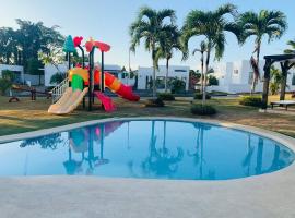 Enjoy a beautiful beach house in Panamá，位于里奥阿托的乡村别墅