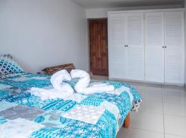 Las Carmelas, Airport Juan Santamar&iacute;a, Alajuela, San Jos&eacute;，位于阿拉胡埃拉的青旅