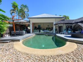 Villa Talpa - An Idyllic Indoor-outdoor Oasis，位于棕榈湾的酒店