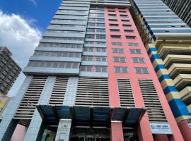 Pearl Of The Orient Tower, in front of US Embassy，位于马尼拉的酒店