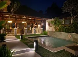 Jimbaran BeachStroll Villa (2BR)