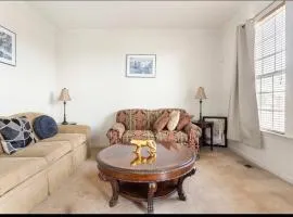 Van Gogh Guest Rm #3 • Van Gogh 3-Comfy Private Rm in single family home