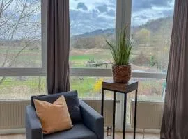 Modernes Apartment mit Balkon, Parkplatz und Smart Tv bis zu 10 Personen