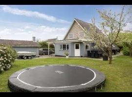 Big villa in stege near møns klint with trampolin